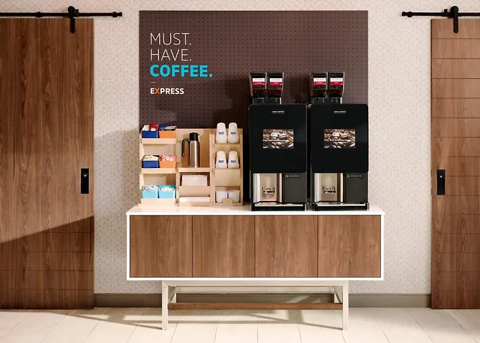 Holiday Inn Express Hotel & Suites - Concord By Ihg